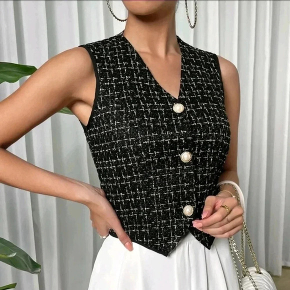 Button Front Blazer Vest - Picture 2 of 5